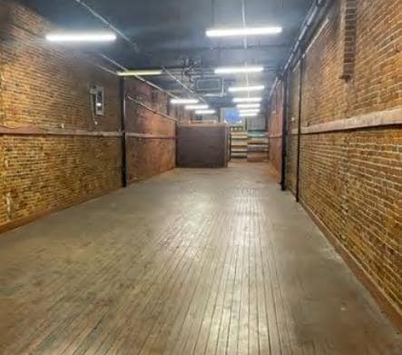 102-104 S Independence St, Harrisonville, MO à vendre Photo intérieure- Image 1 de 1