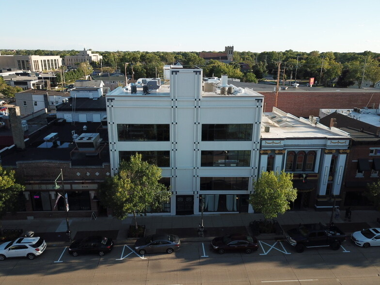 513 W College Ave, Appleton, WI for lease - Building Photo - Image 1 of 4