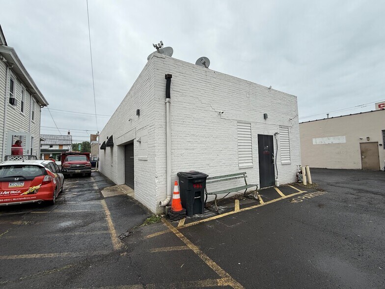 27 W Lincoln Hwy, Penndel, PA à vendre - Photo du bâtiment - Image 2 de 13