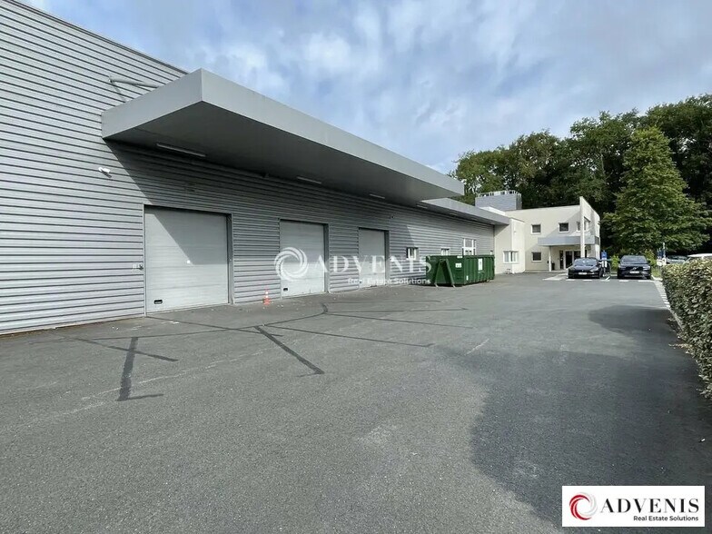 Flex in Canéjan for lease - Building Photo - Image 1 of 12