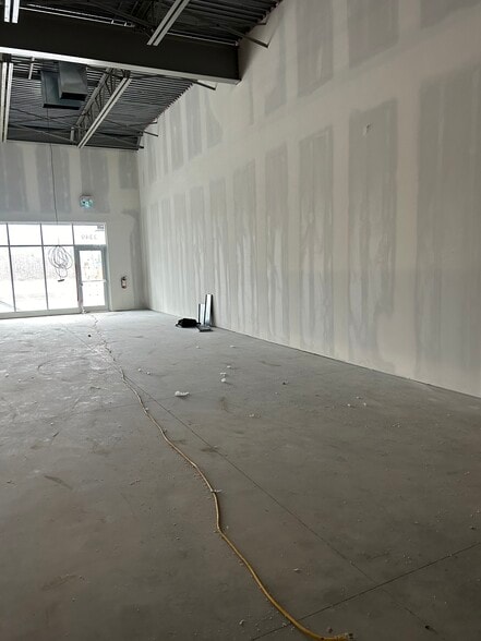 3325 153rd Ave, Edmonton, AB à vendre - Photo intérieure - Image 1 de 5