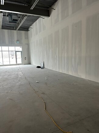 Plus de détails pour 3325 153rd Ave, Edmonton, AB - Commerce de détail à vendre