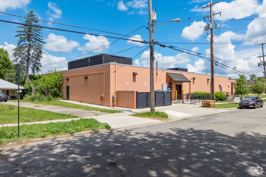 103-111 W Prospect St, Jackson, MI à louer - Photo du bâtiment - Image 3 de 5