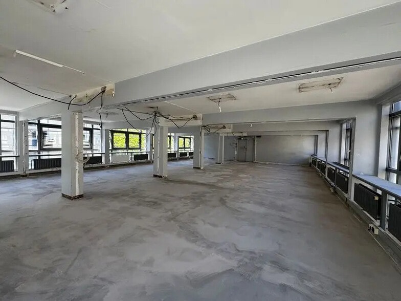 Office in Paris for sale - Interior Photo - Image 3 of 10