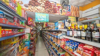 Plus de détails pour Multi-résidentiel à vendre