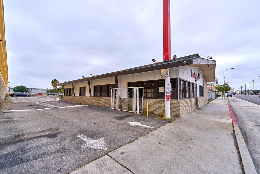 15926 S Western Ave, Gardena, CA à vendre - Photo du bâtiment - Image 3 de 18