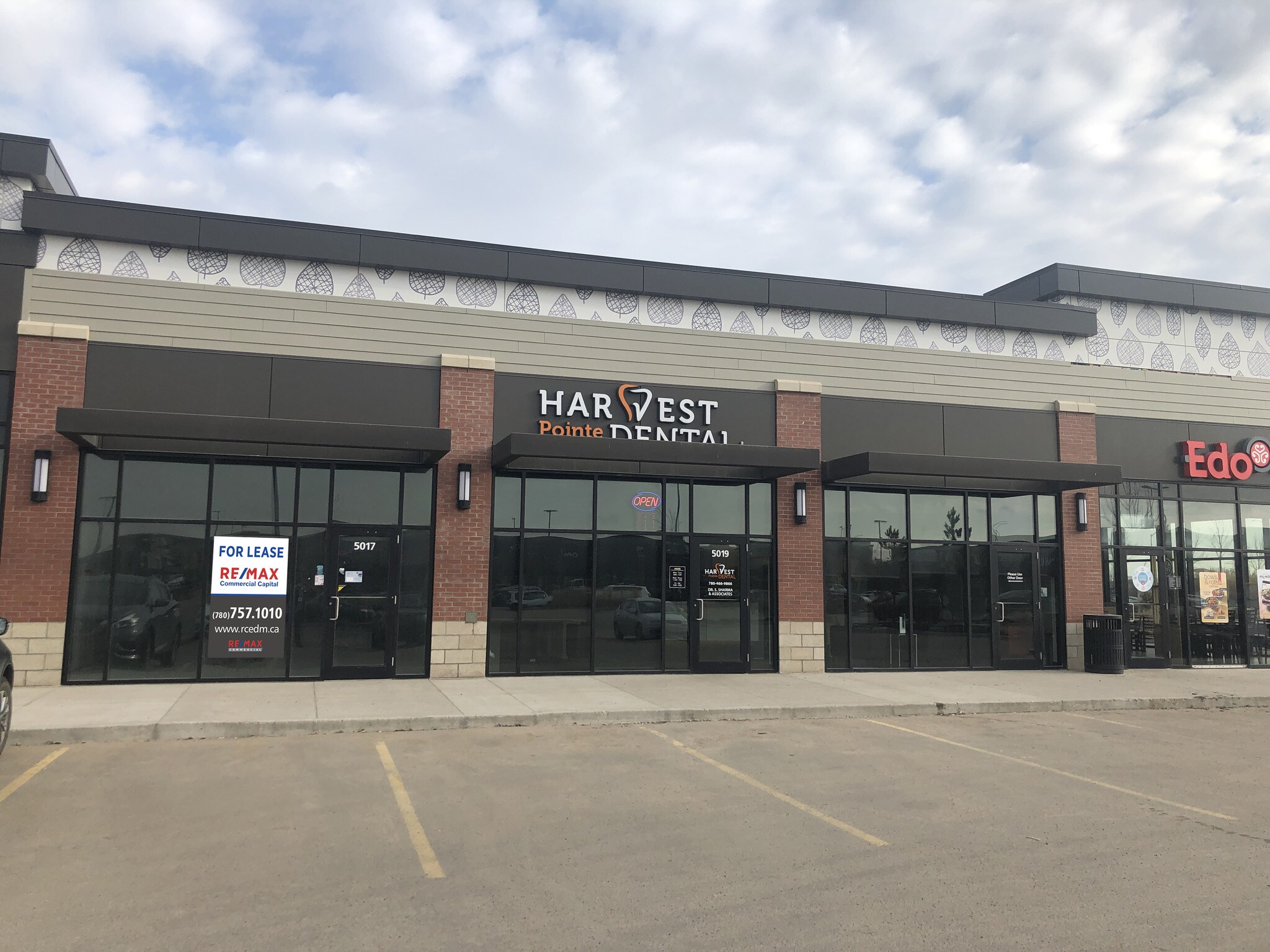 5015-5017 Ellerslie Rd SW, Edmonton, AB à vendre Photo du bâtiment- Image 1 de 1