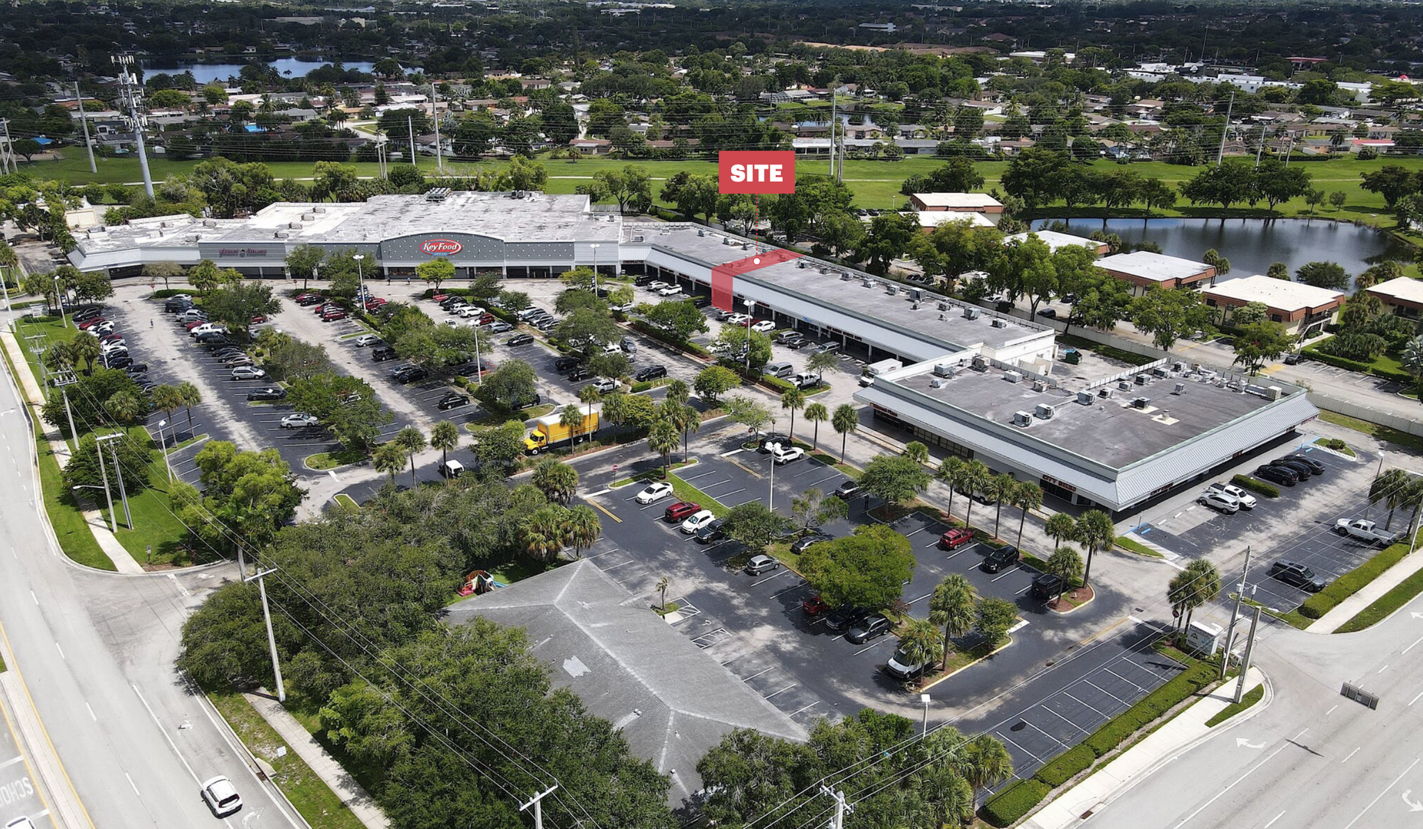 701 NW 99th Ave, Pembroke Pines, FL à louer Photo du bâtiment- Image 1 de 25