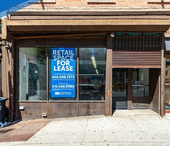 619 Ninth Ave, New York, NY à louer - Photo du bâtiment - Image 1 de 1