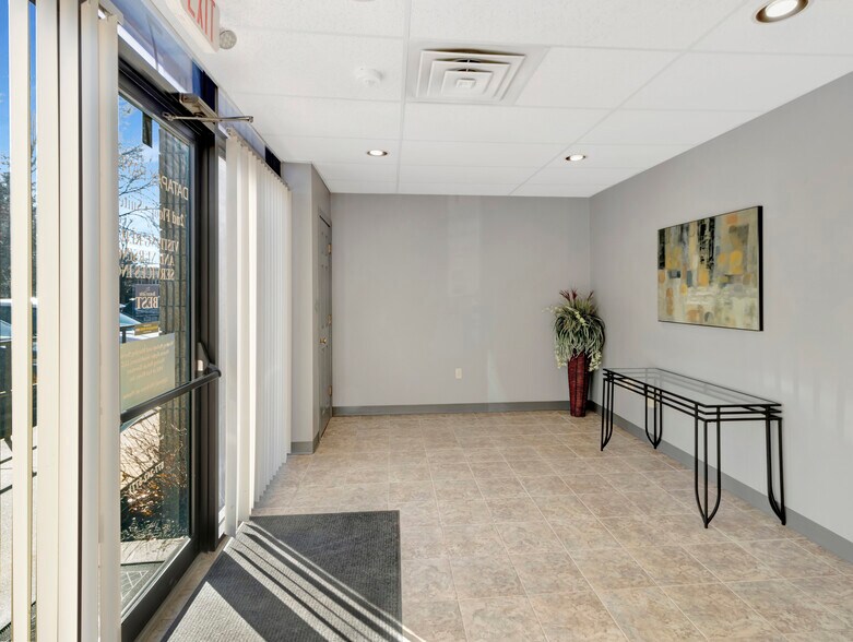 125 High St, Mansfield, MA à louer - Photo intérieure - Image 2 de 23