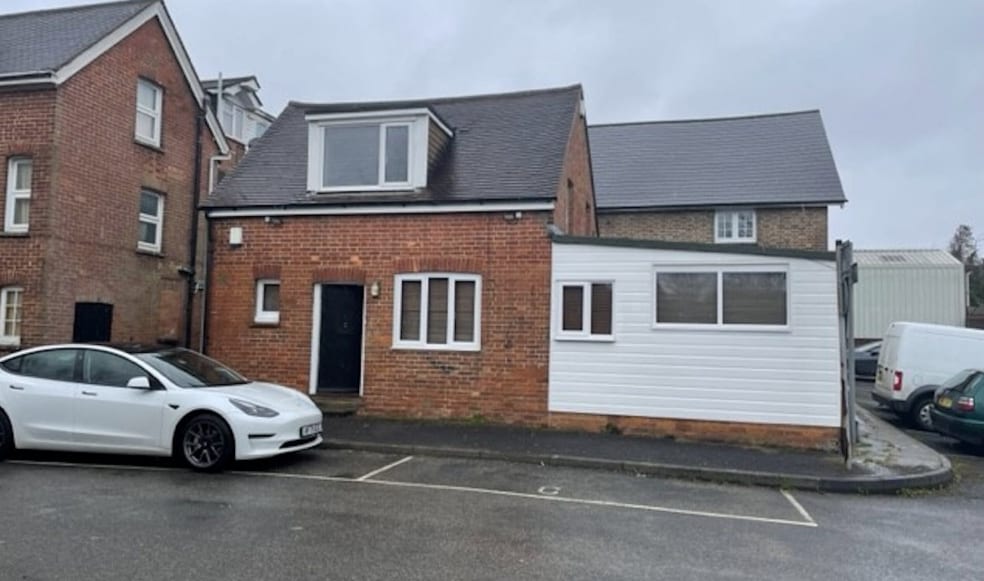 Crowborough Hl, Crowborough for lease Building Photo- Image 1 of 4