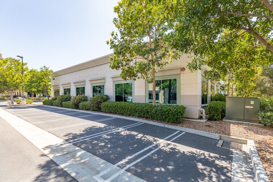 2030 Corte Del Nogal, Carlsbad, CA for lease - Building Photo - Image 3 of 6