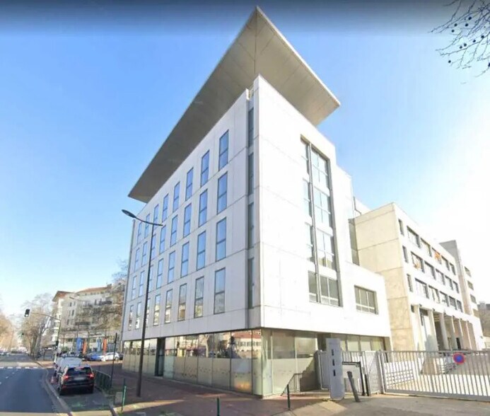 43-45 Avenue Paul Doumer, Rueil-Malmaison for lease - Building Photo - Image 1 of 12