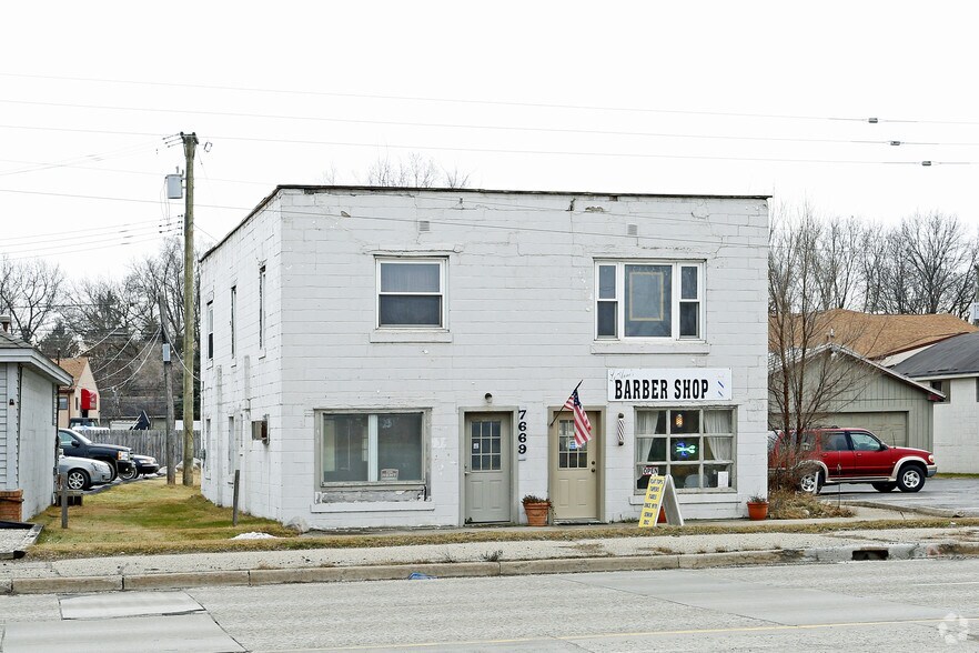 7669 Highland Rd, Waterford, MI à vendre - Photo du bâtiment - Image 3 de 5