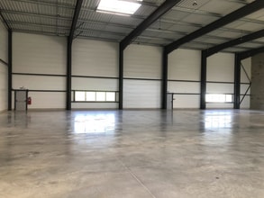 Rue De La Craz, Dagneux for lease Interior Photo- Image 1 of 2