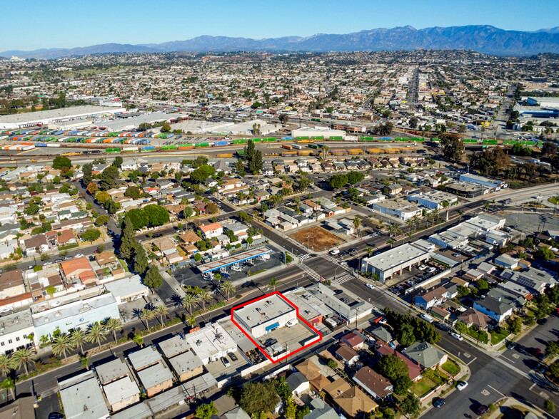 2160 S Atlantic Blvd, Commerce, CA for sale - Building Photo - Image 3 of 36