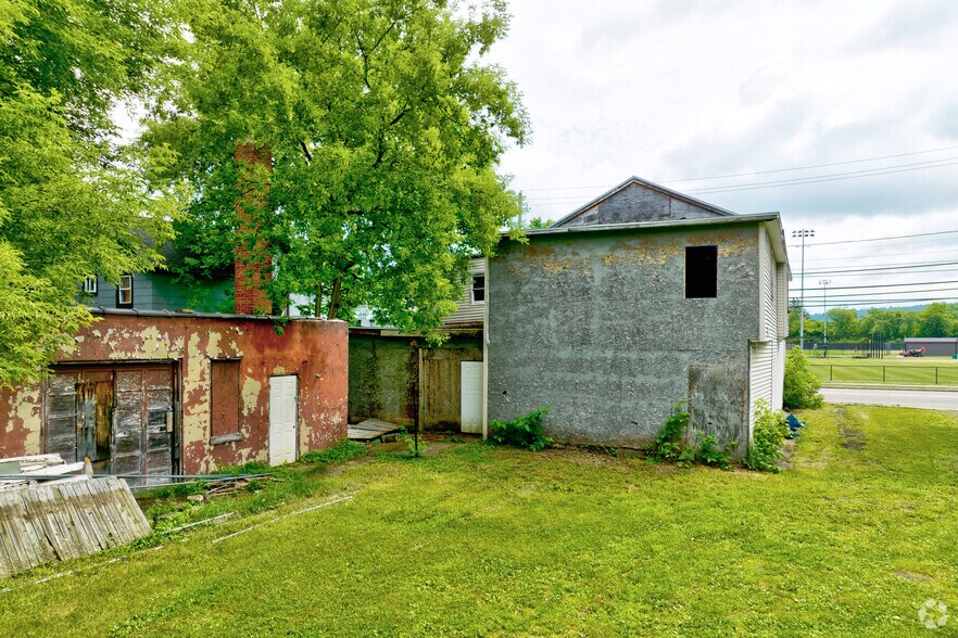 754 S Main St, Elmira, NY à vendre - Photo du bâtiment - Image 3 de 28