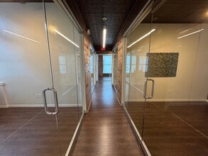 934 Central St, Kansas City, MO for lease Interior Photo- Image 2 of 9