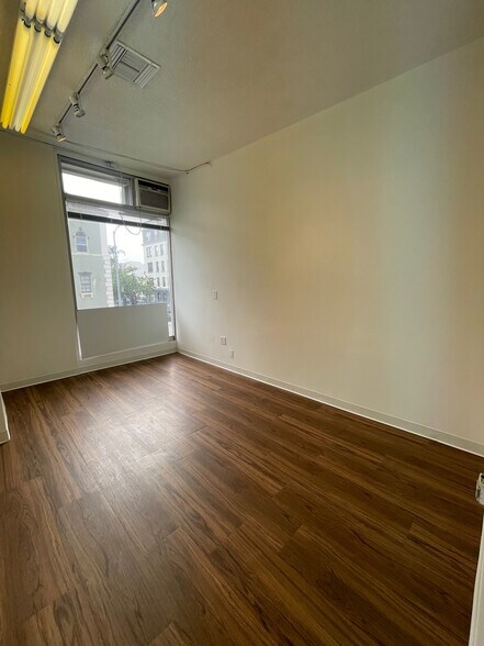 1800-1808 Wilcox Ave, Hollywood, CA à louer - Photo du bâtiment - Image 3 de 7