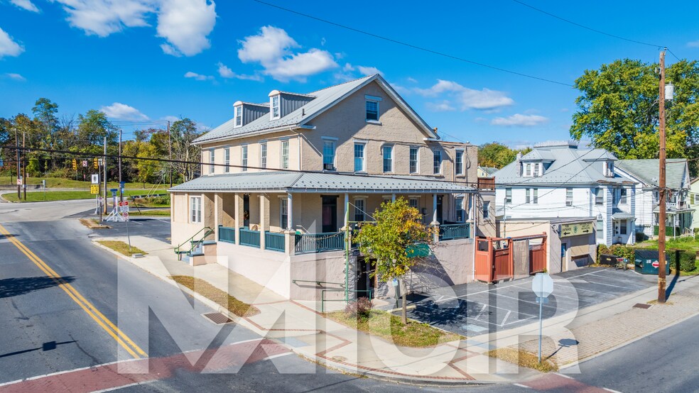 104 Market St, Enola, PA à louer - Photo du bâtiment - Image 2 de 8