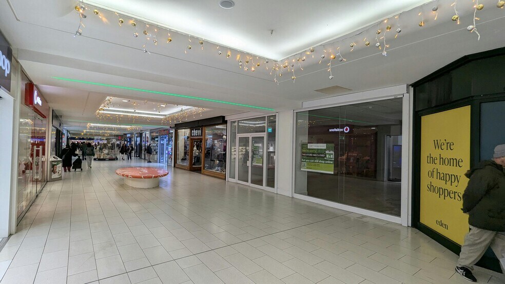 Market Square Mall, High Wycombe à louer - Photo du bâtiment - Image 3 de 22
