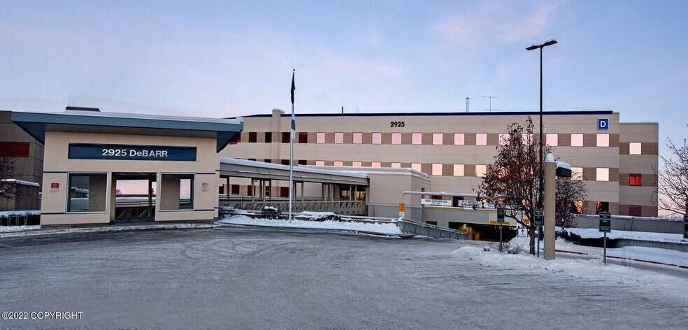 2925 Debarr Rd, Anchorage, AK à louer - Photo du bâtiment - Image 1 de 7