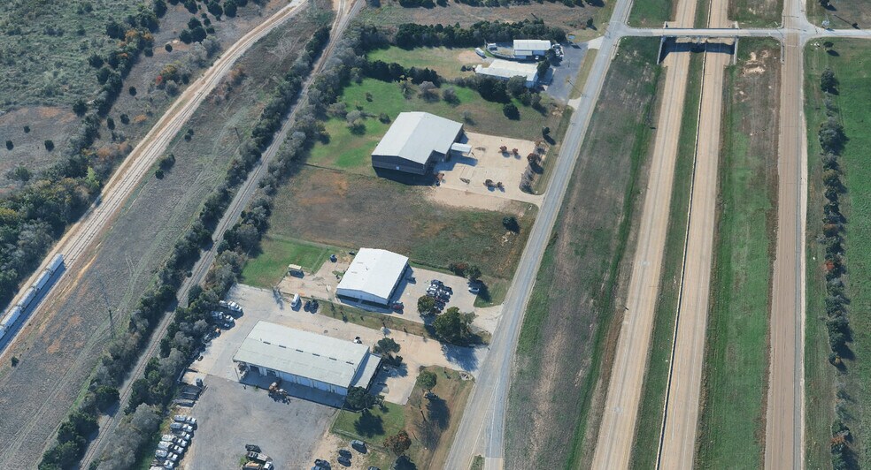 Highway 67, Midlothian, TX à vendre - Photo du bâtiment - Image 2 de 6
