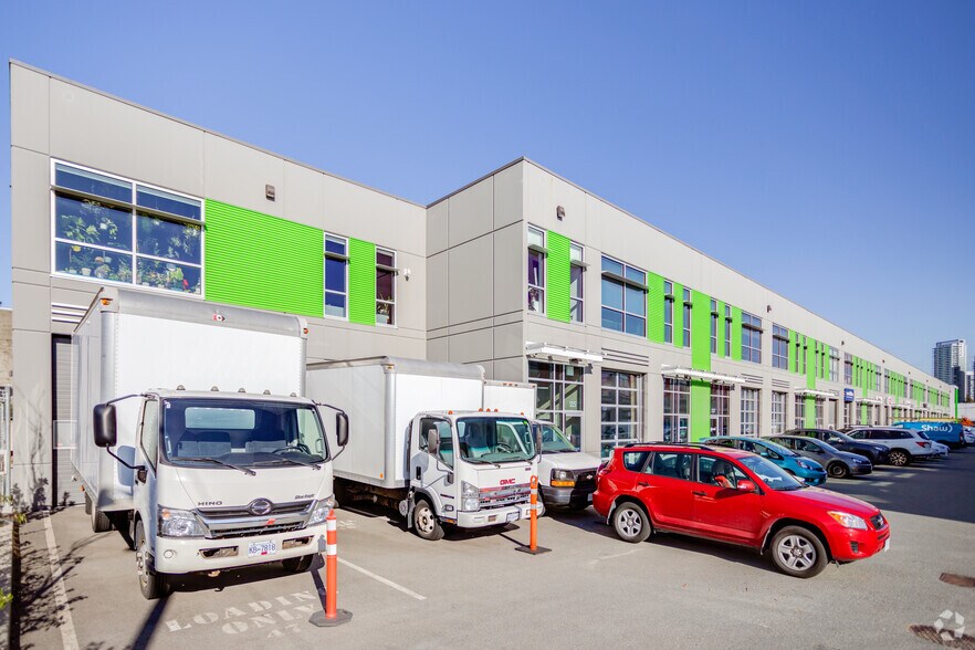 8811 Laurel St, Vancouver, BC à louer - Photo du bâtiment - Image 2 de 3