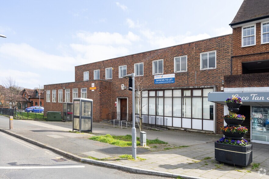 14-16 Elm Rd, Chessington for lease - Primary Photo - Image 1 of 6