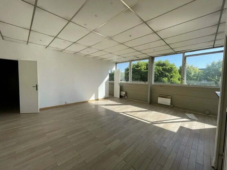 Industriel dans Coignières à louer - Photo intérieure - Image 3 de 4