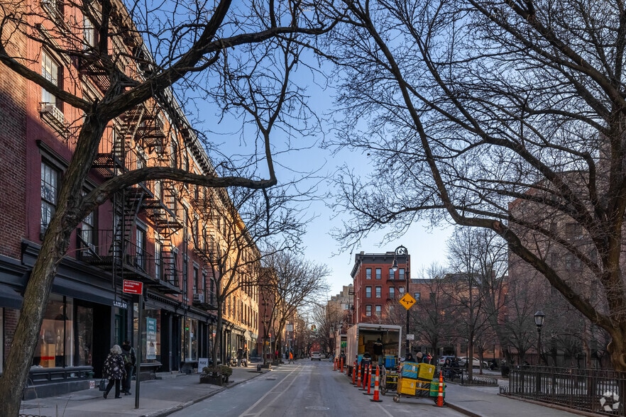 413 Bleecker St, New York, NY for lease - Building Photo - Image 3 of 5