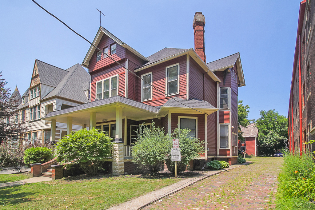 6014 Franklin Blvd, Cleveland, OH à vendre Photo principale- Image 1 de 1