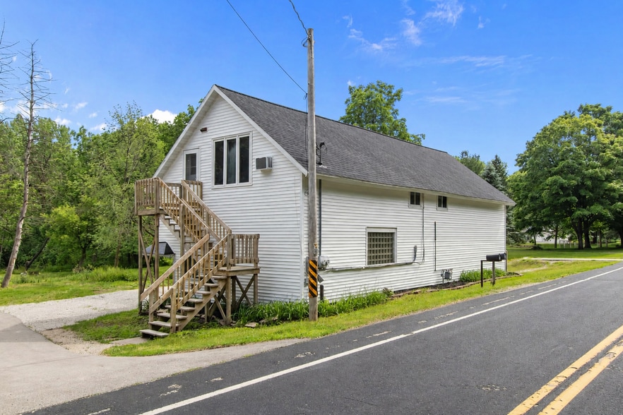 1903 E Apple Creek Rd, Appleton, WI for sale - Building Photo - Image 1 of 31