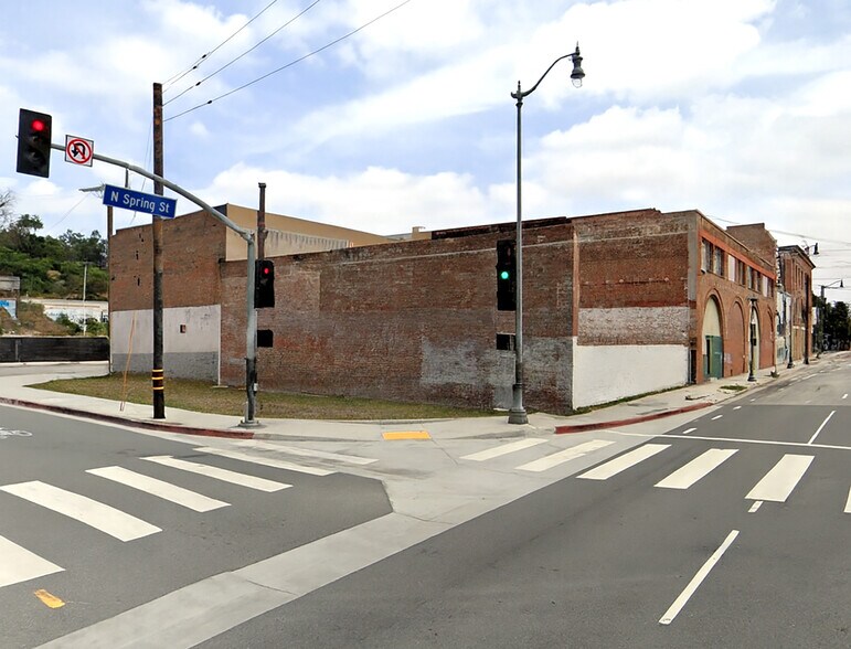 Bankruptcy Sale: Industrial Compound portefeuille de 6 propriétés à vendre sur LoopNet.ca - Photo du bâtiment - Image 2 de 18
