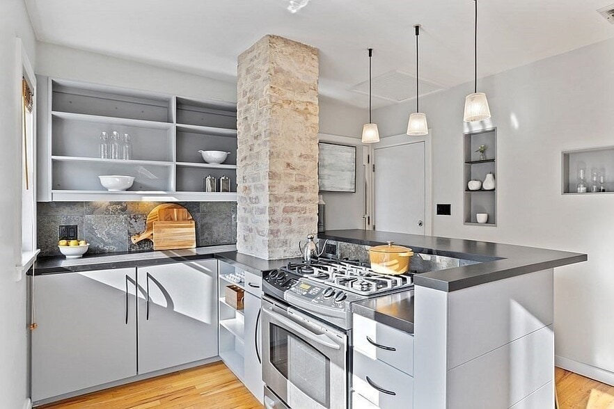 132 Rawson Rd, Arlington, MA for sale - Building Photo - Image 3 of 16