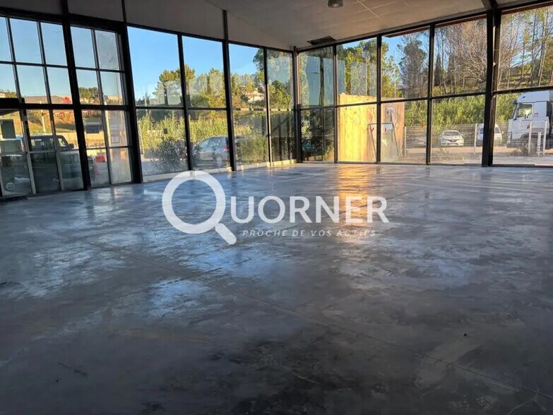Retail in Fréjus for lease - Interior Photo - Image 2 of 5