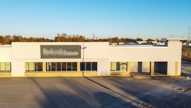 409 Southeast Blvd, Clinton, NC for lease Building Photo- Image 1 of 6