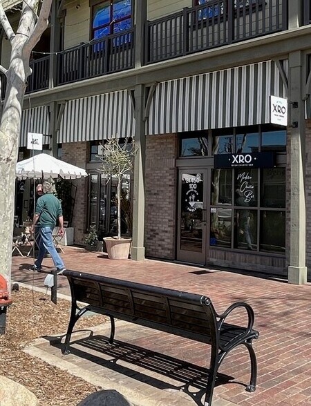 24450 Main St, Newhall, CA à louer - Photo du bâtiment - Image 3 de 16