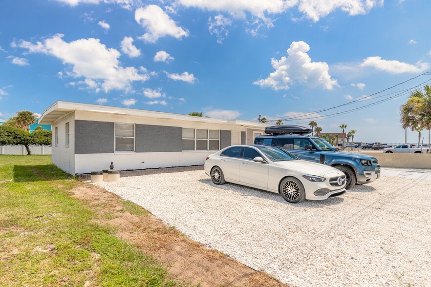133 Bridgeport Rd, Daytona Beach Shores, FL for sale - Building Photo - Image 2 of 33