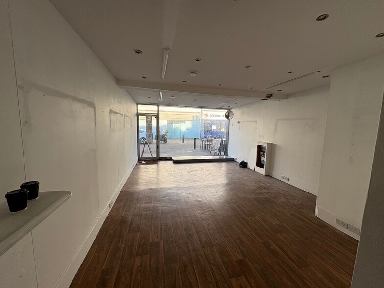 23 George St, Hove à louer - Photo du bâtiment - Image 2 de 7