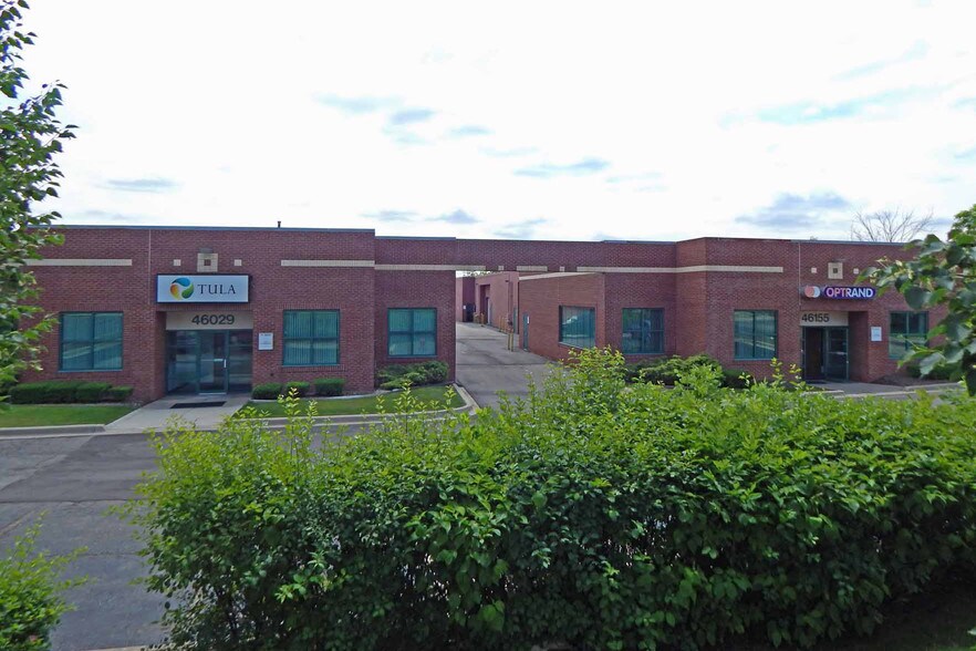 46029-46155 Five Mile Rd, Plymouth, MI à louer - Photo du bâtiment - Image 2 de 7