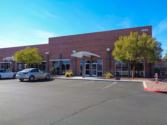 1481 W Warm Springs Rd, Henderson, NV à louer - Photo du bâtiment - Image 3 de 17