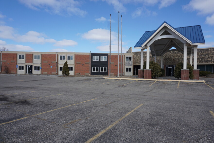 600 S 30th Ave, Moorhead, MN à vendre - Photo du bâtiment - Image 1 de 1