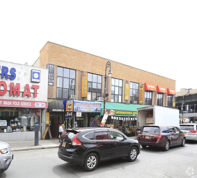 2128-2138 White Plains Rd, Bronx, NY à louer - Photo du bâtiment - Image 2 de 9