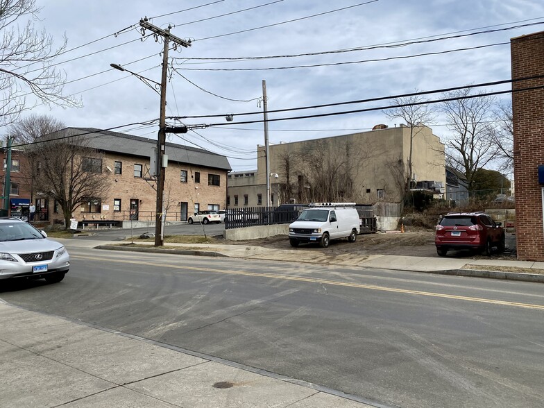 111 Mill St, Greenwich, CT for sale - Building Photo - Image 2 of 15