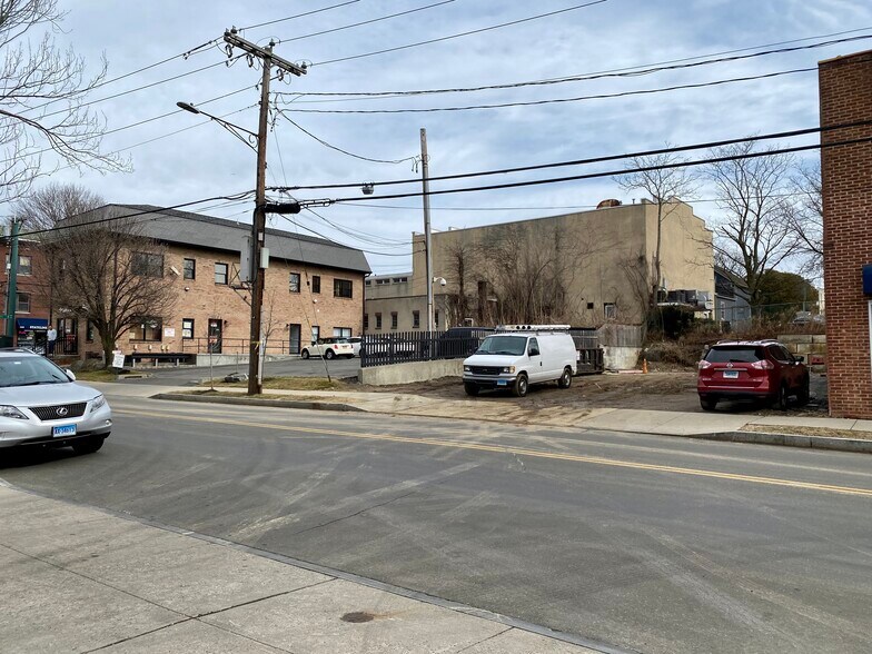 9 S Water St, Greenwich, CT à vendre - Photo du bâtiment - Image 2 de 15