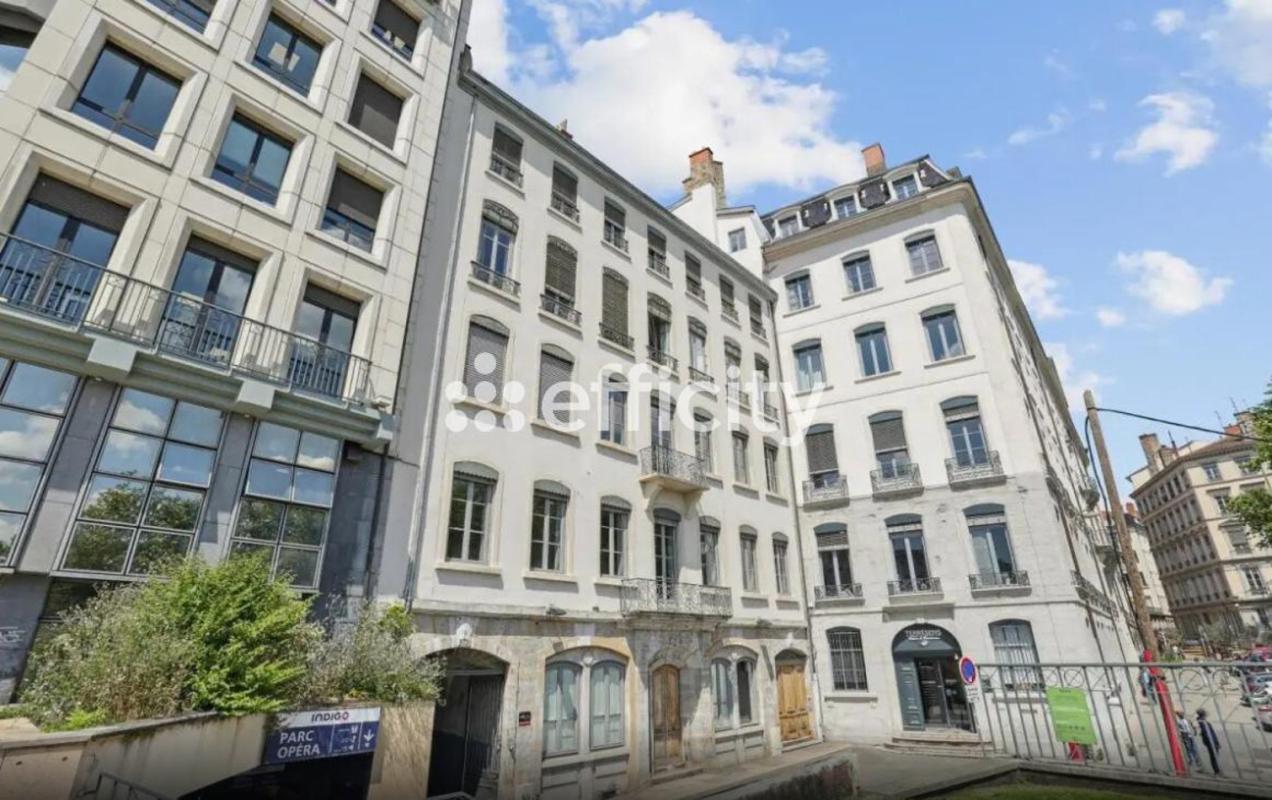 Flex in Lyon for sale Building Photo- Image 1 of 5