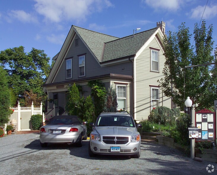 82 Bradford St, Provincetown, MA for sale - Building Photo - Image 2 of 4