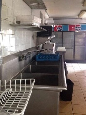 6594 Fourth Line Rd, Ottawa, ON à louer - Photo intérieure - Image 2 de 4