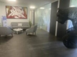 Industriel dans Éragny à louer Photo intérieure- Image 2 de 2